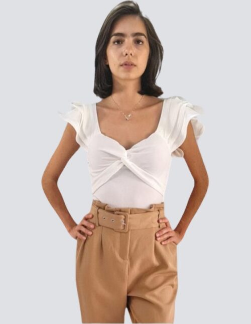 Body blanco con copa y manga olanes