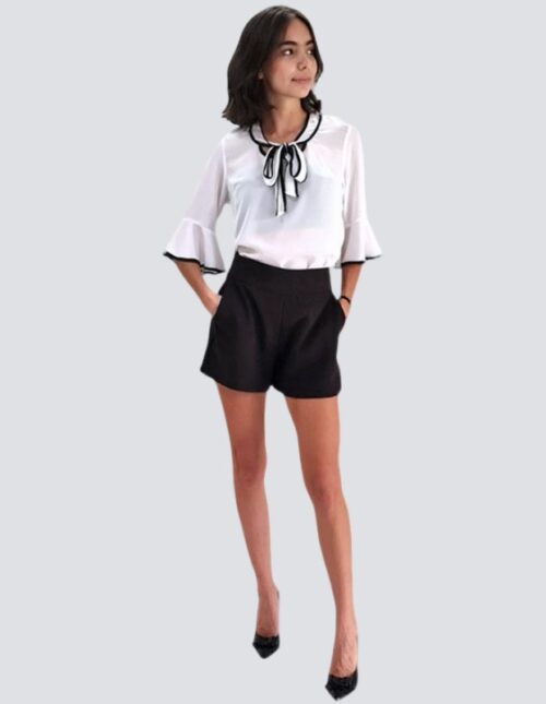 Blusa blanca de cuello con cordón de manga con volante con bies negro