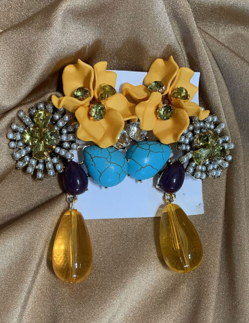 Aretes con diseño flores amarillas y lagrima de cristal amarillo