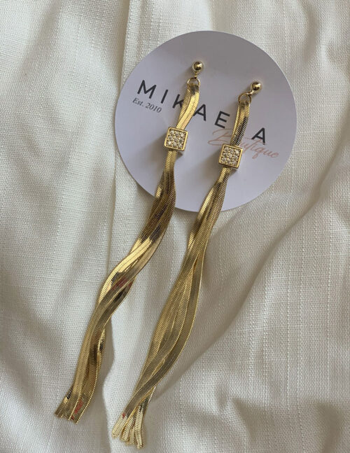 Aretes hilos dorados