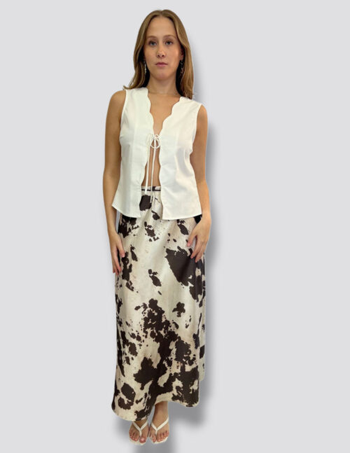 Falda en satin corte A estampado vaca - Imagen 2