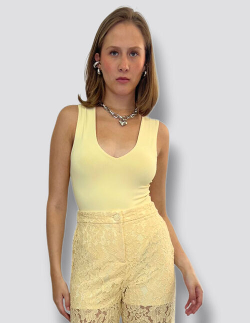 Body color amarillo mantequilla
