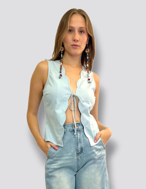 Chaleco lino color baby blue, cordón para moño