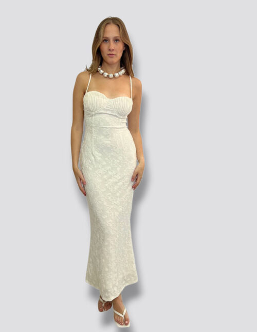Vestido color hueso textura en tela, copas y espalda tipo corsette