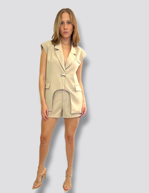 Set chaleco sastre over size y short color moka mousse