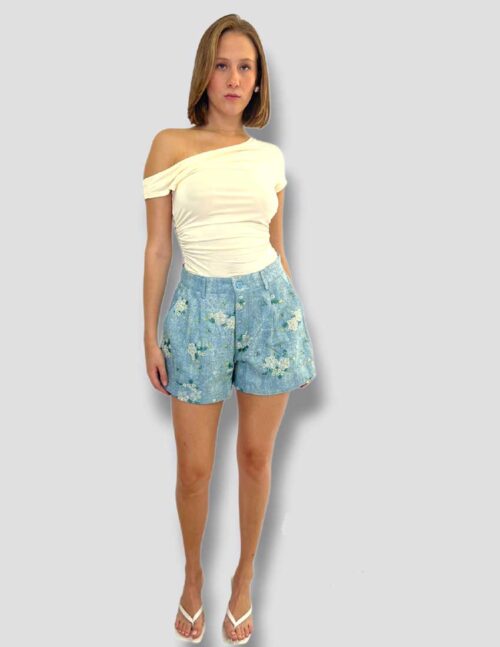 Short mezclilla, flores bordadas - Imagen 2