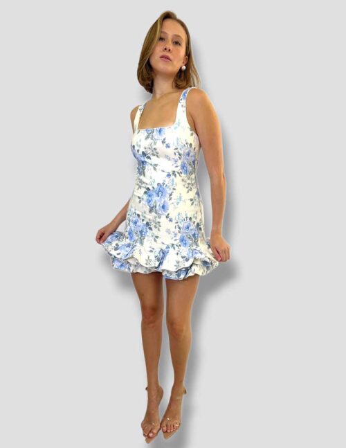 Vestido corto, olanes con print de  flores azules - Imagen 2