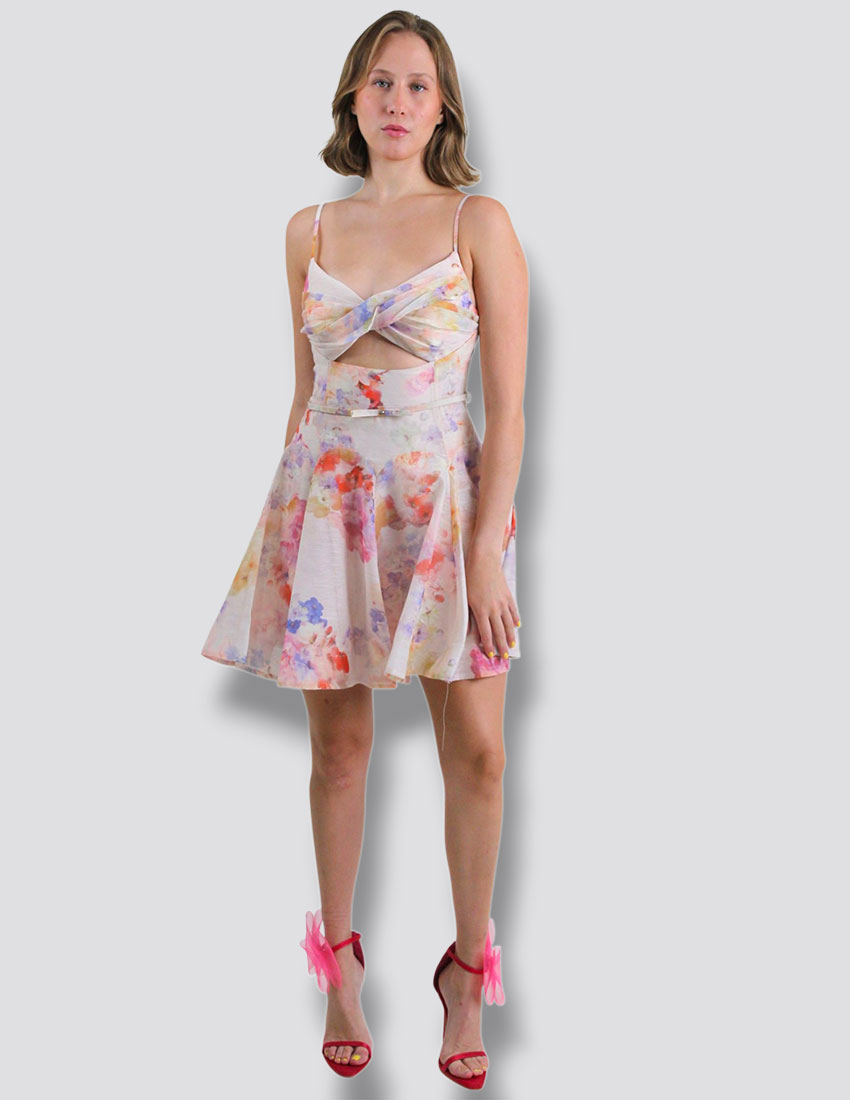 Vestido corto multicolor diseño drapeado en busto, cut out en cintura