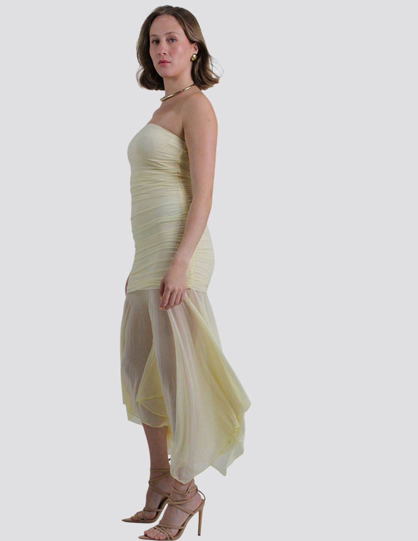Vestido drapeado en dorso, tela mesh amarillo mantequilla