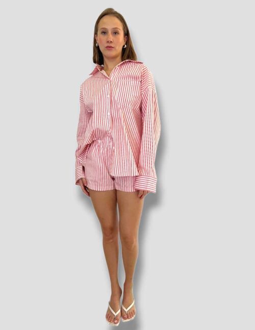 Set camisa oversize y short, rayas rojas con blanco