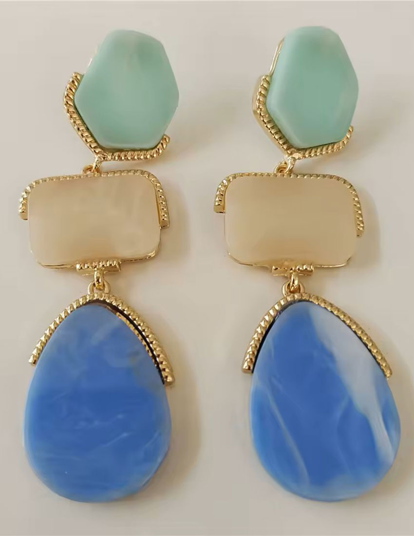 Aretes largos diseño geometrico, resina color aqua, beige y azul