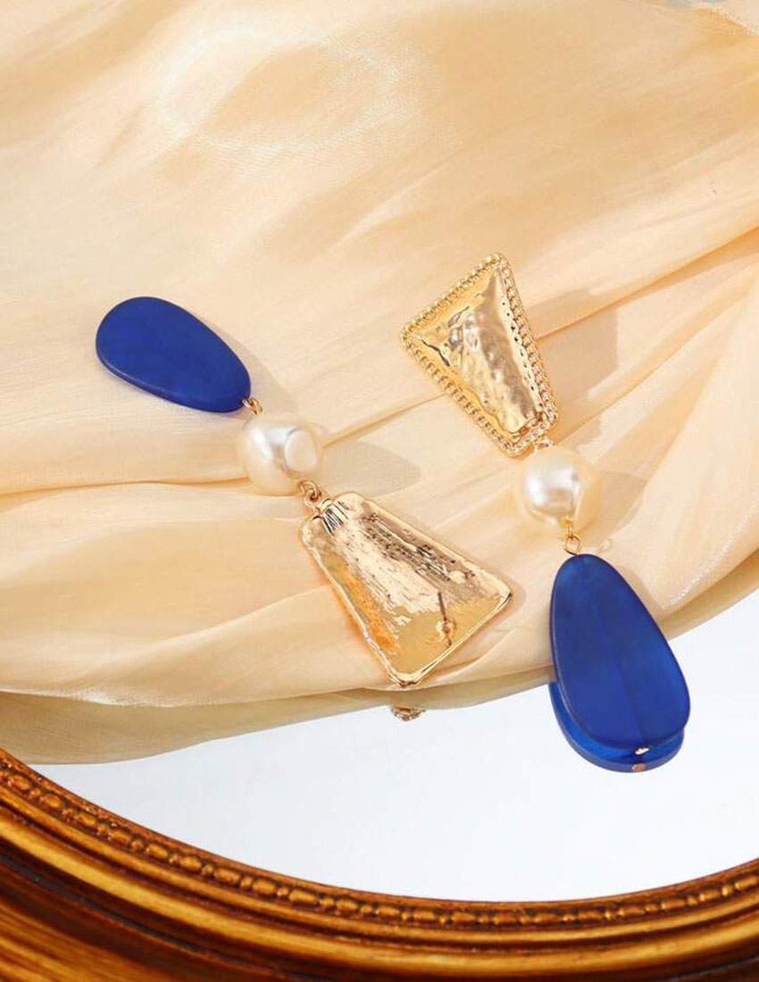 Aretes largos diseño imitacion perla y  cuenta de acrilico azul rey