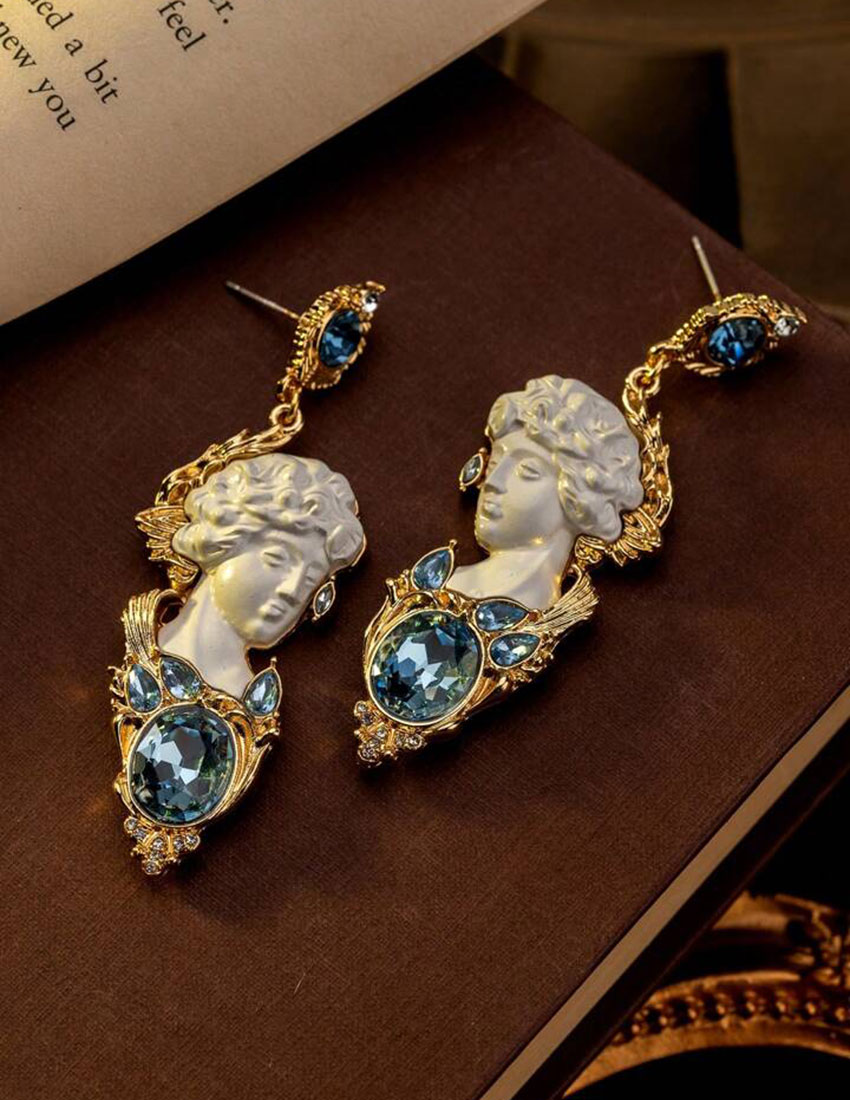 Aretes de estilo retro de la corte francesa y cristales color azul rey