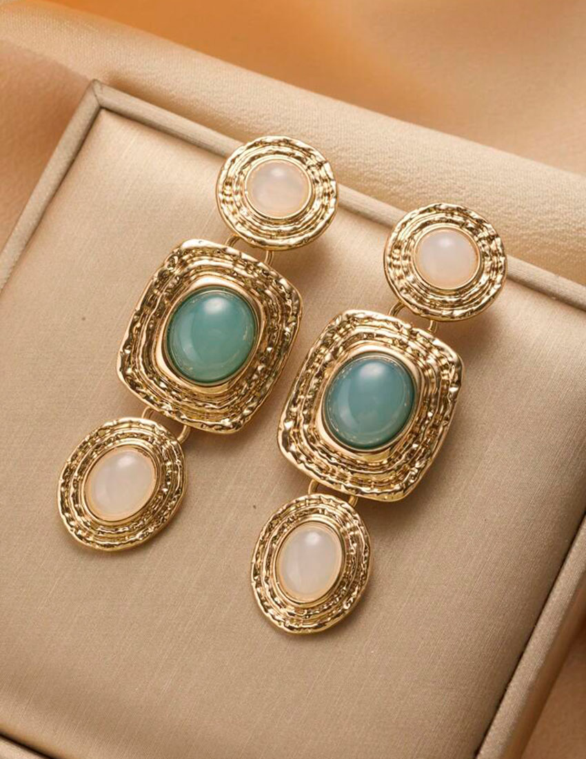 Aretes largos diseño geometrico, cuenta de acrilico en beige y aqua