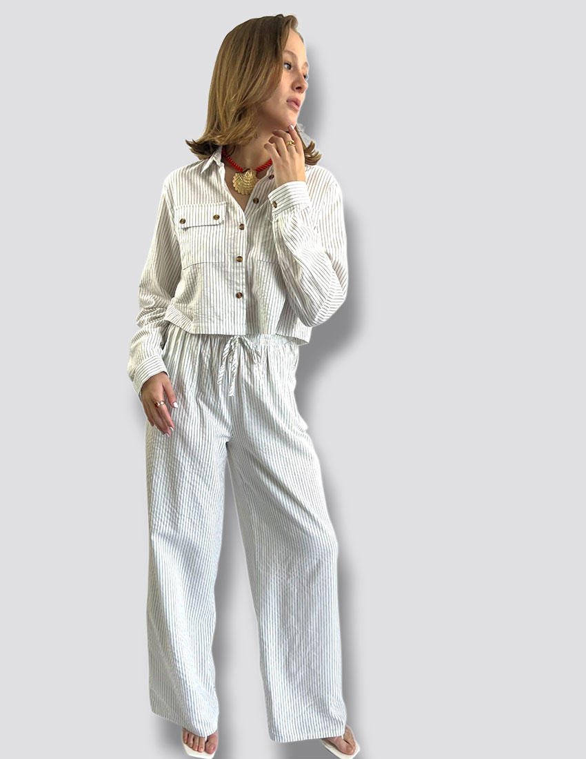 Set lino de rayas, top, camisa manga larga y pantalón blanco
