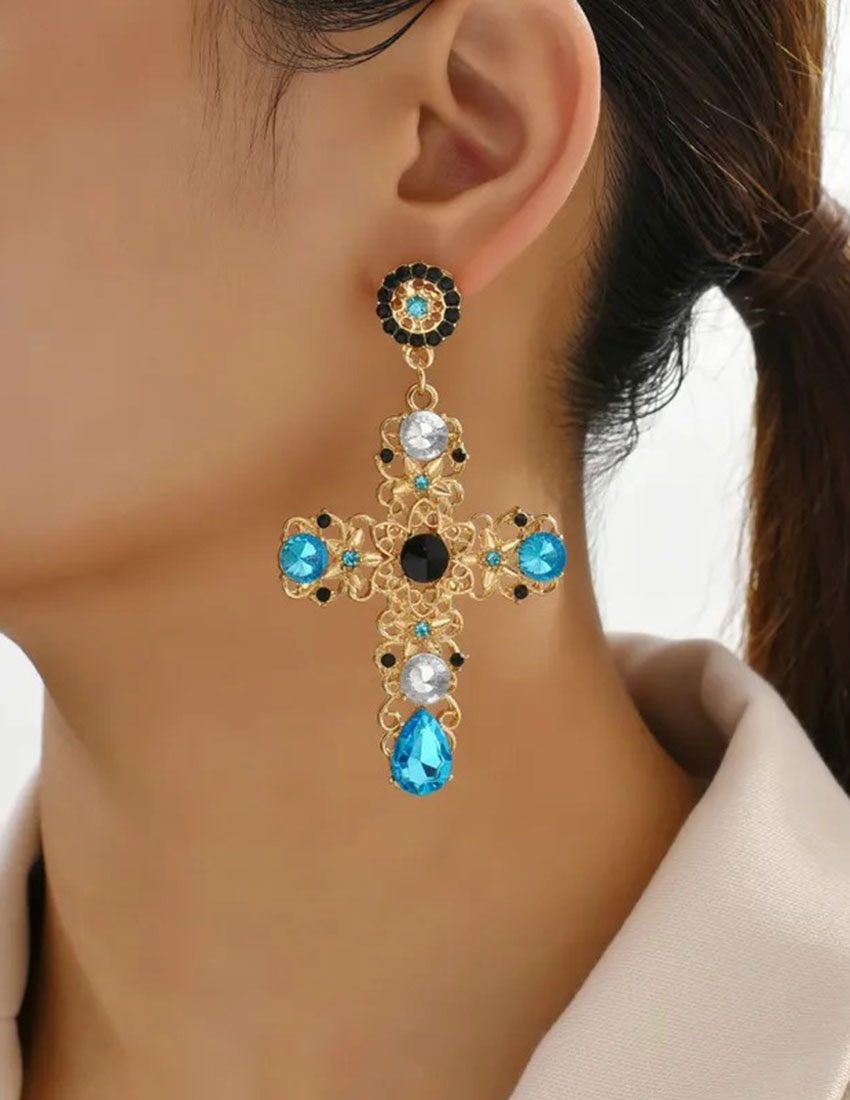 Aretes diseño cruz con  incrustaciones de cristal en tonos azules