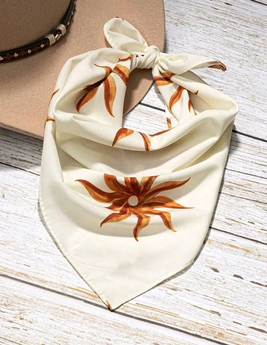 Pañoleta satin  diseño soles tonos biege con nude y cafe