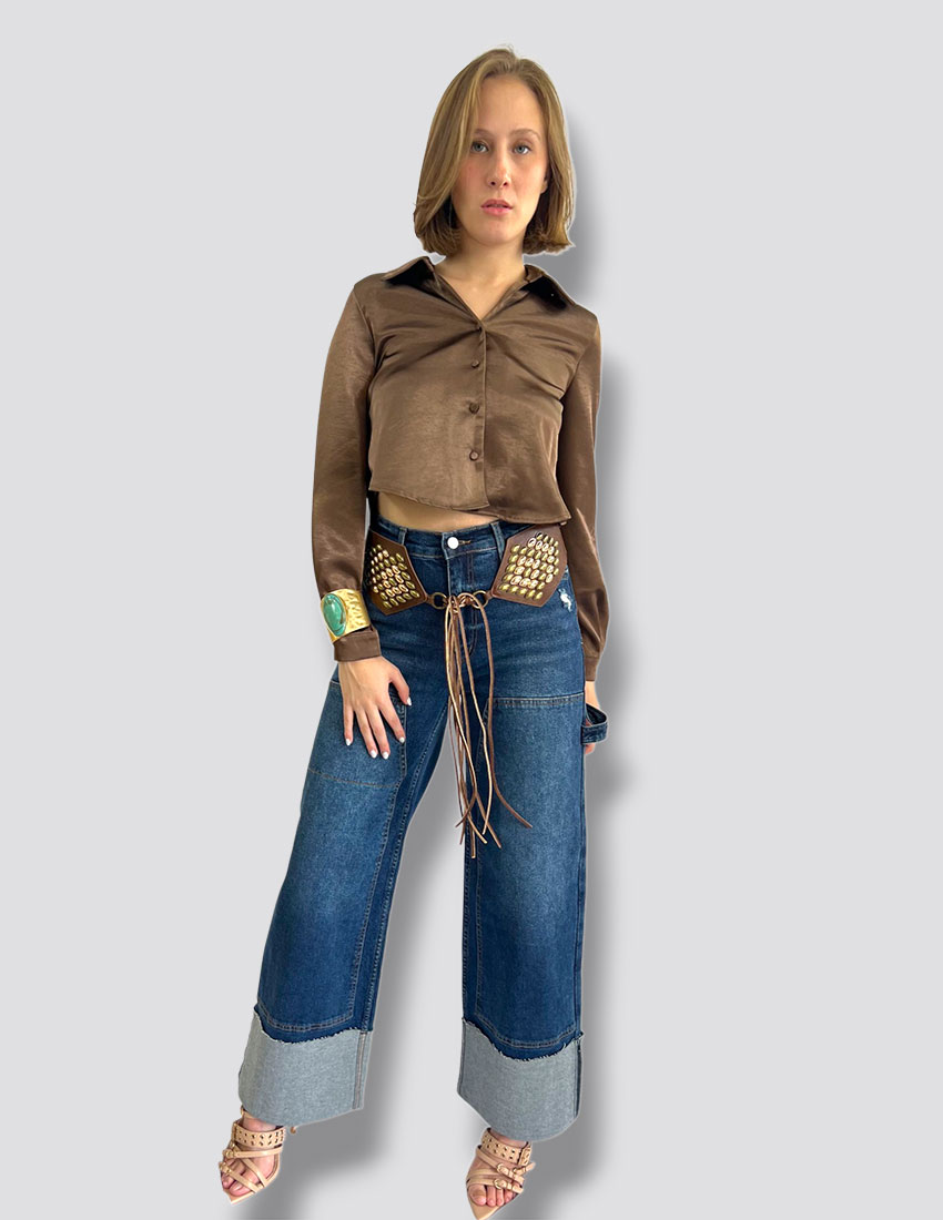 Blusa de satin corta color tabaco manga larga