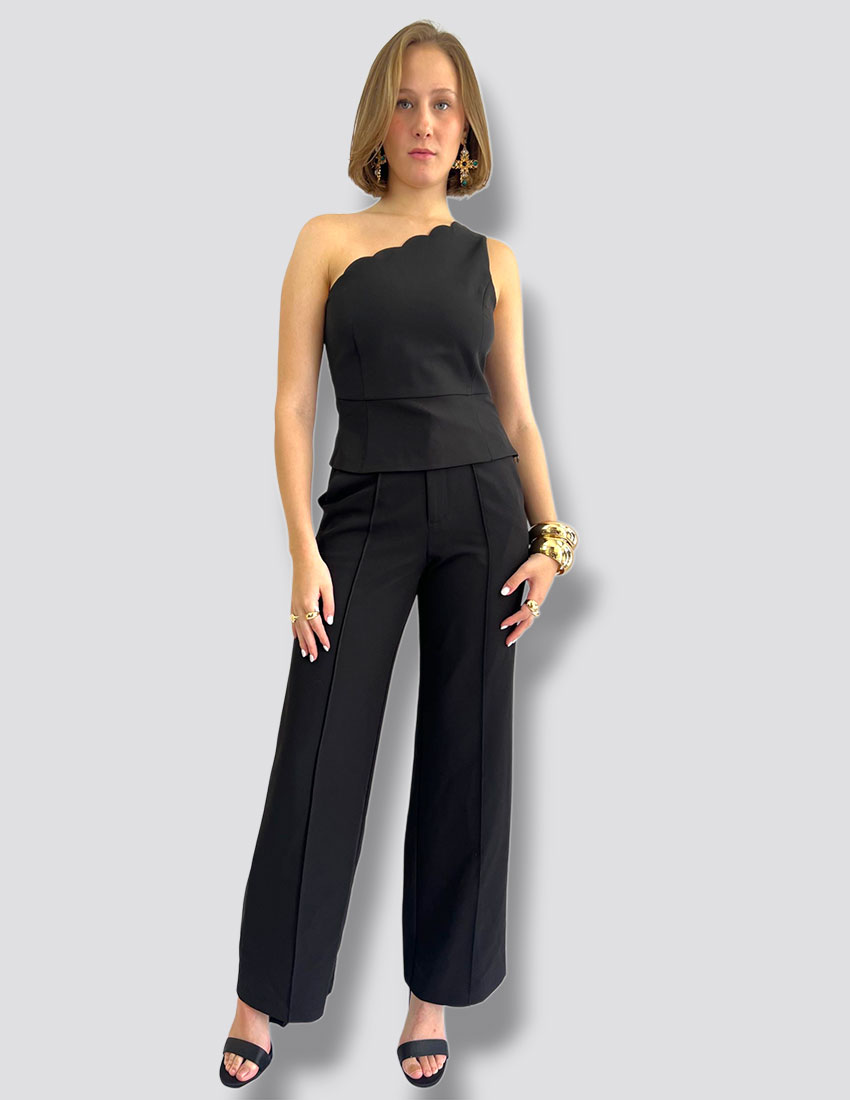 Set tipo sastre blusa un hombro pantalon recto color negro