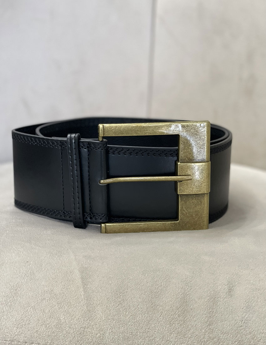 Cinto ancho hebilla cuadrada en color old gold