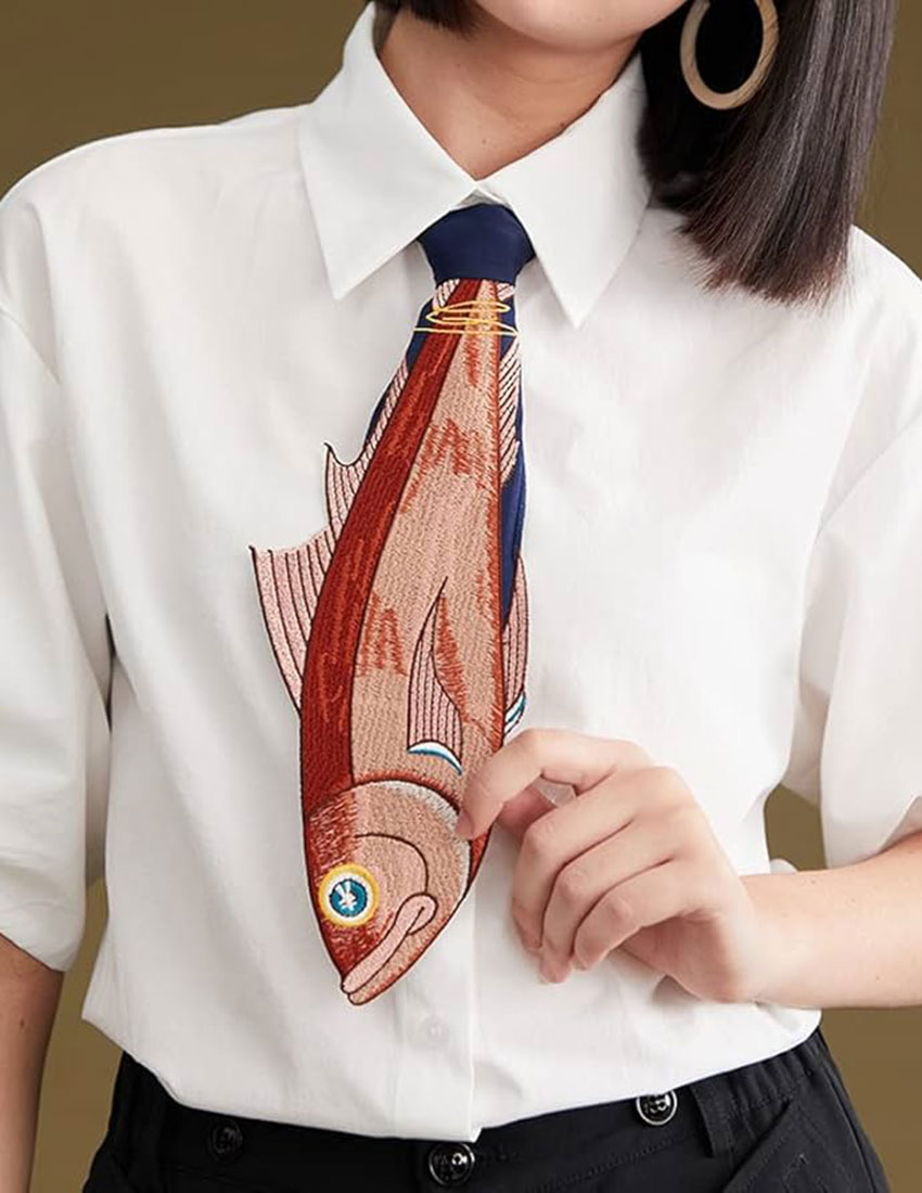 Corbata diseño pez vela en aplicación bordada