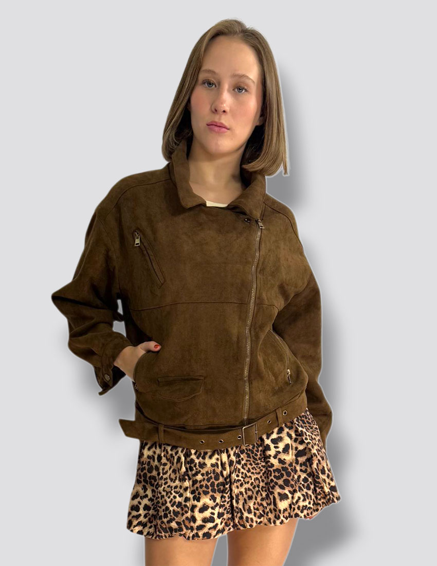 Chamarra en suede color tabaco con solapa