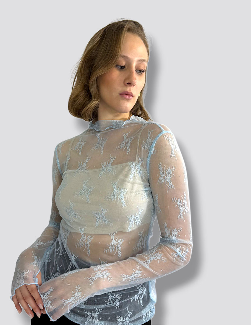 Blusa manga larga, cuello de tortuga en encaje color blue