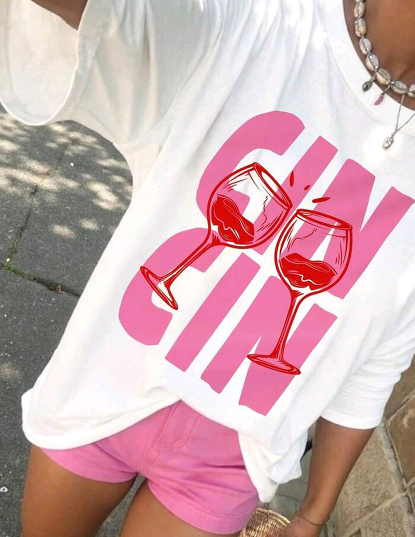 Playera over size blanca estampado gin gin
