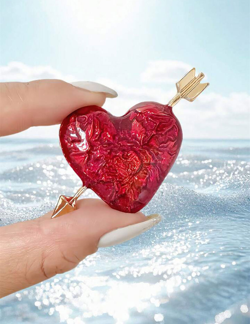 Broche diseño corazon con flecha