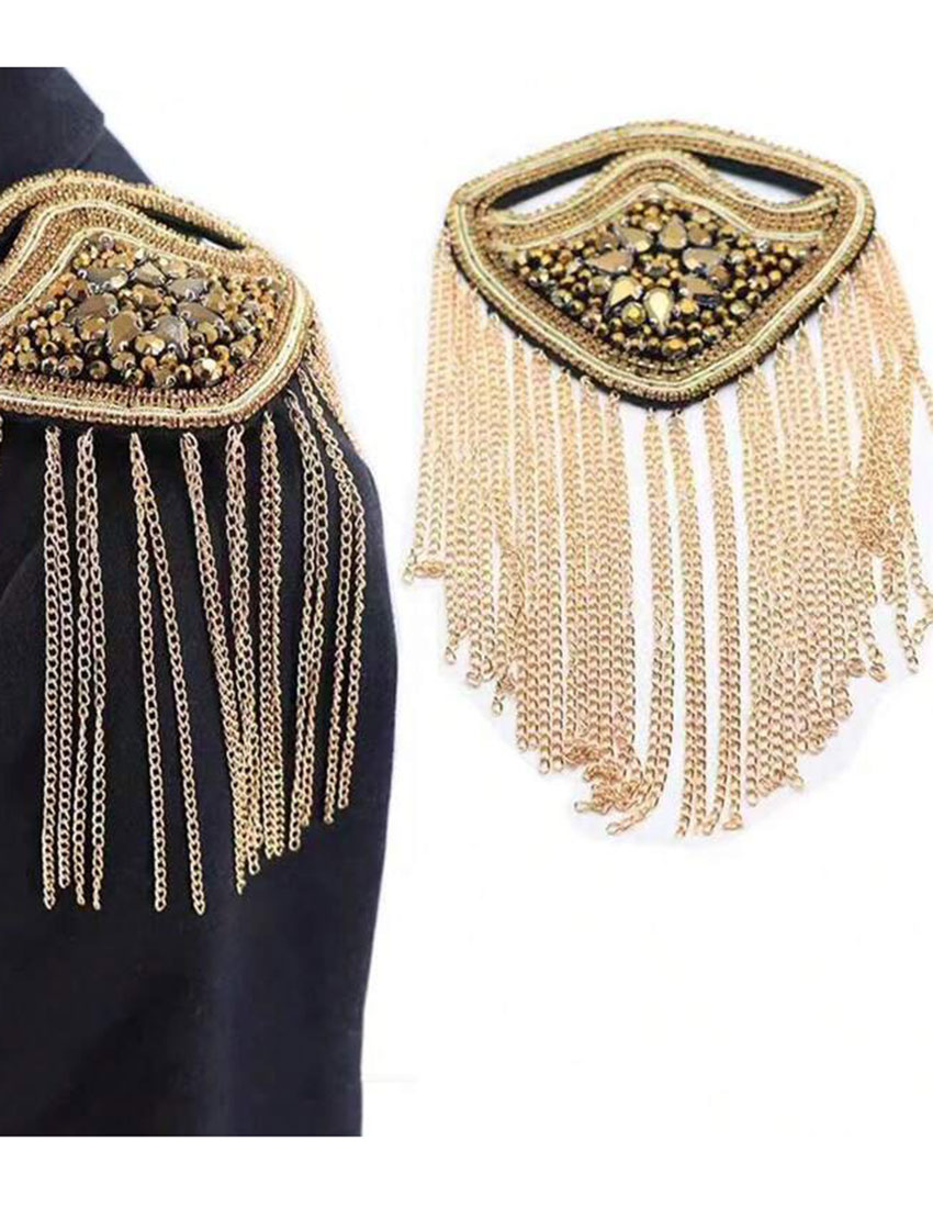 Hombreras diseño  bordado en cuentas color dorado y cadenas