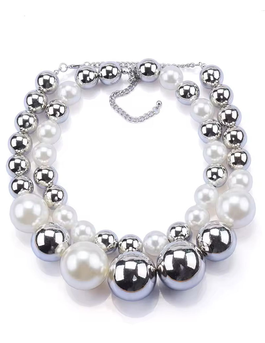 Collar doble lineas en imitación perlas blancas y plateadas