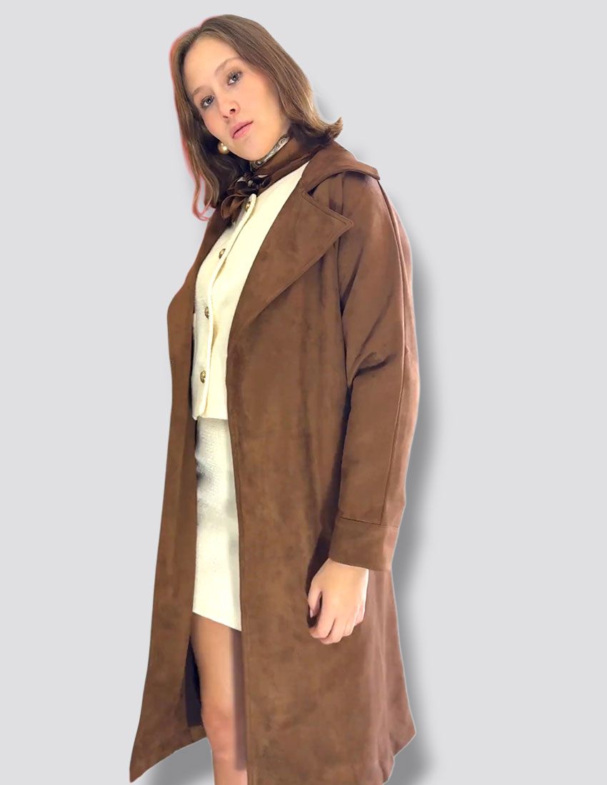 Gabardina color café en suede