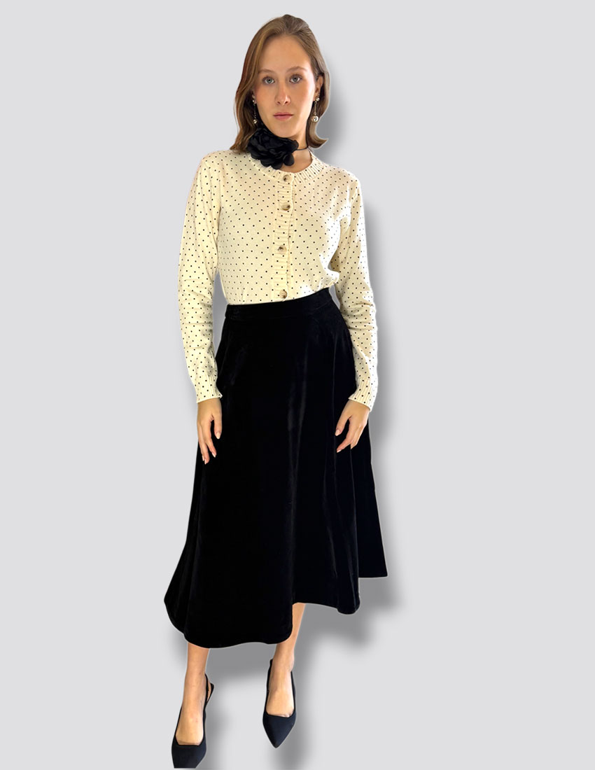 Falda corte en A color negro velvet