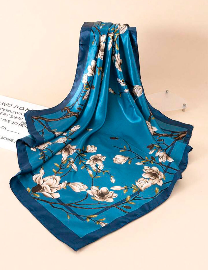 Pashmina color turquesa con estampado de flores