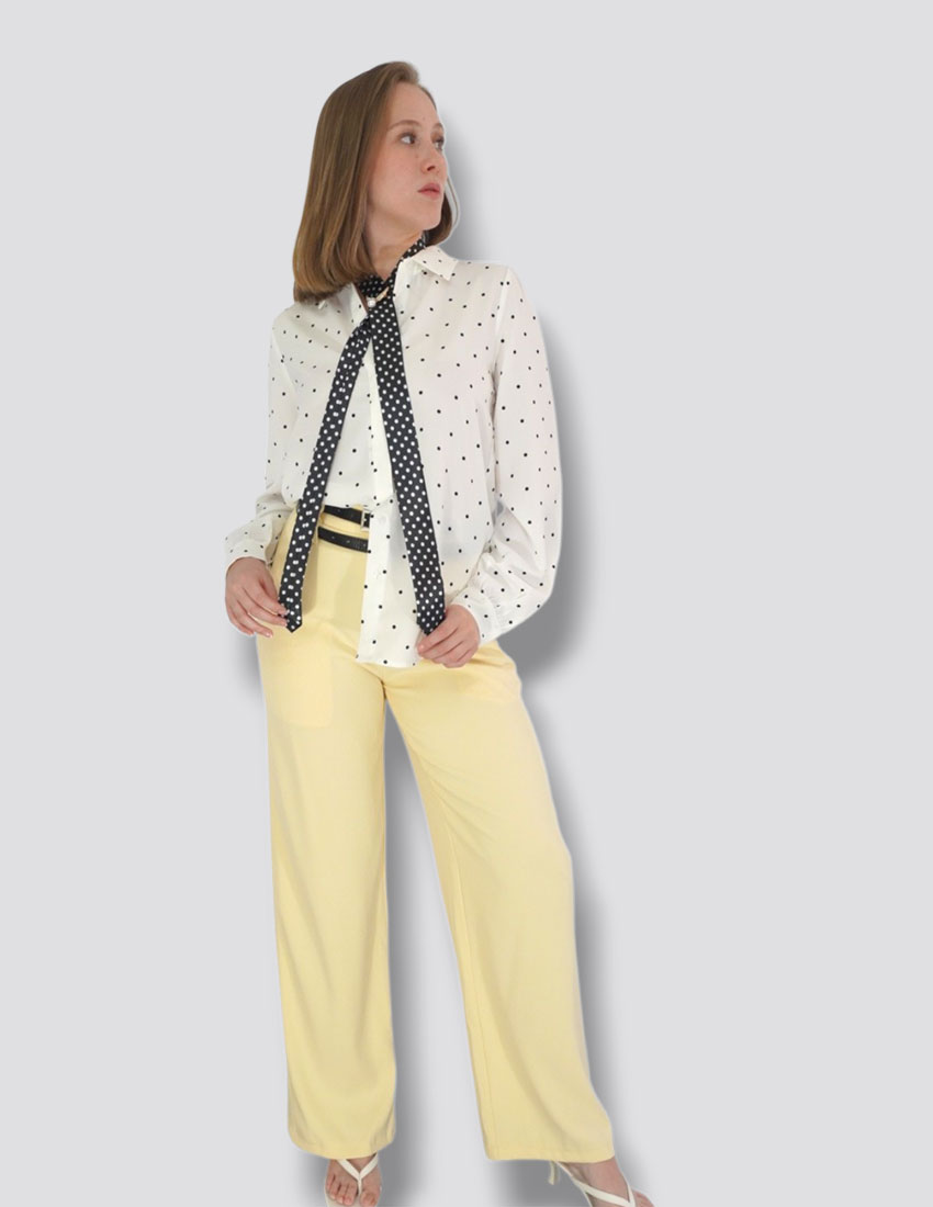 Pantalón de vestir amarillo mantequilla