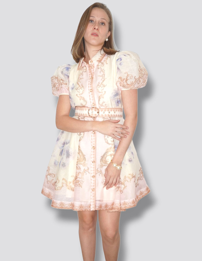 Vestido corto, corte en A, estilo romantico, mangas abullonadas